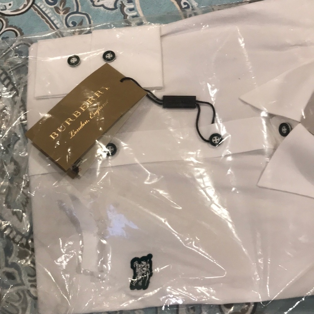 100% authentic Burberry button down shirt size XL - Picture 4 of 16